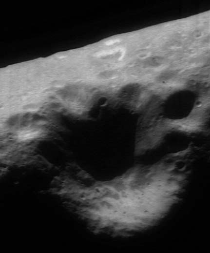 Le cratère Psyche de l’astéroïde (433) Eros