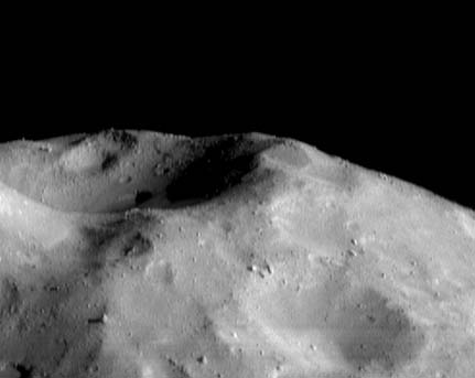 Cratères et rochers sur l’astéroïde (433) Eros