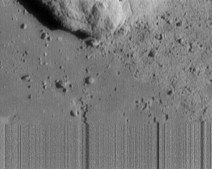 Dernière image de l’astéroïde (433) Eros transmise par la sonde NEAR Shoemaker